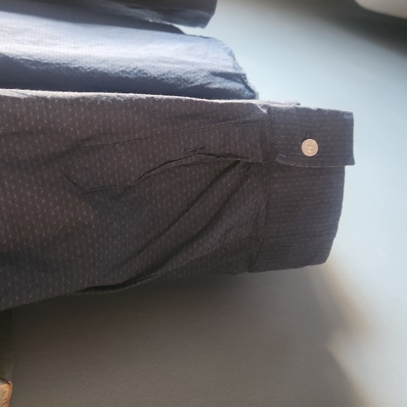 Mens button up - Picture 5 of 5